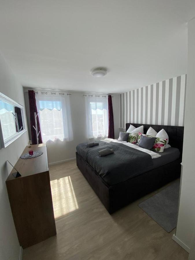 Schoene Ferienwohnung „Zum Glueck Tropical“ Eisenach Buitenkant foto
