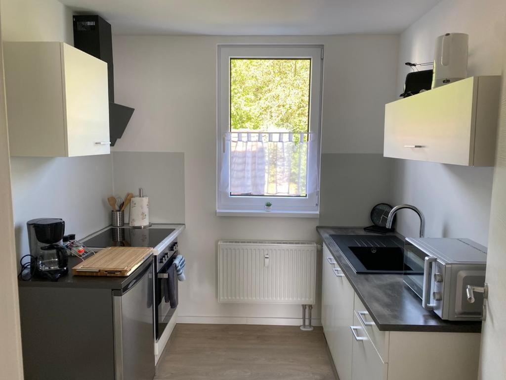 Schoene Ferienwohnung „Zum Glueck Tropical“ Eisenach Buitenkant foto