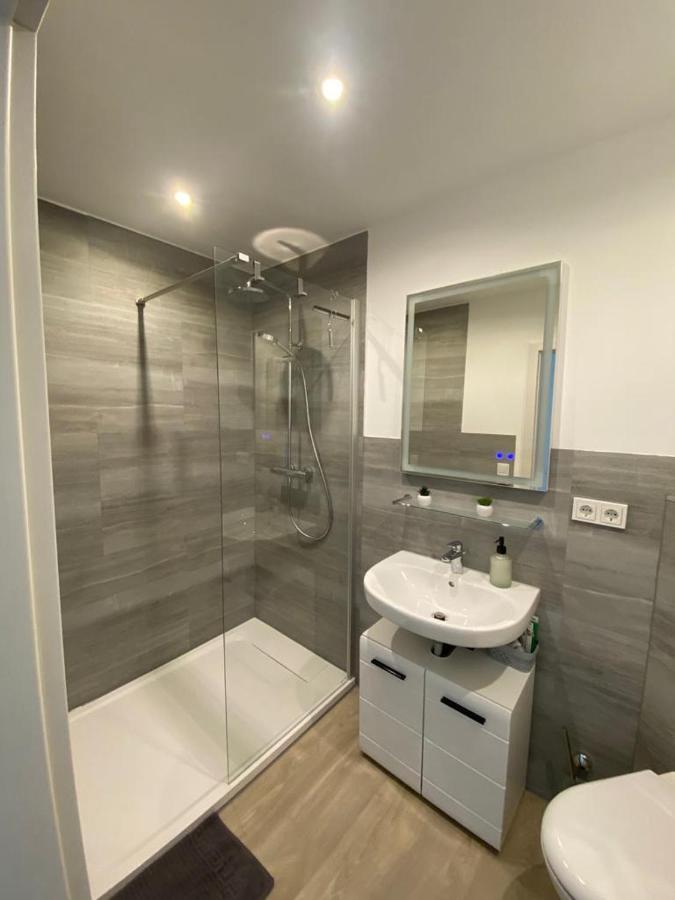 Schoene Ferienwohnung „Zum Glueck Tropical“ Eisenach Buitenkant foto