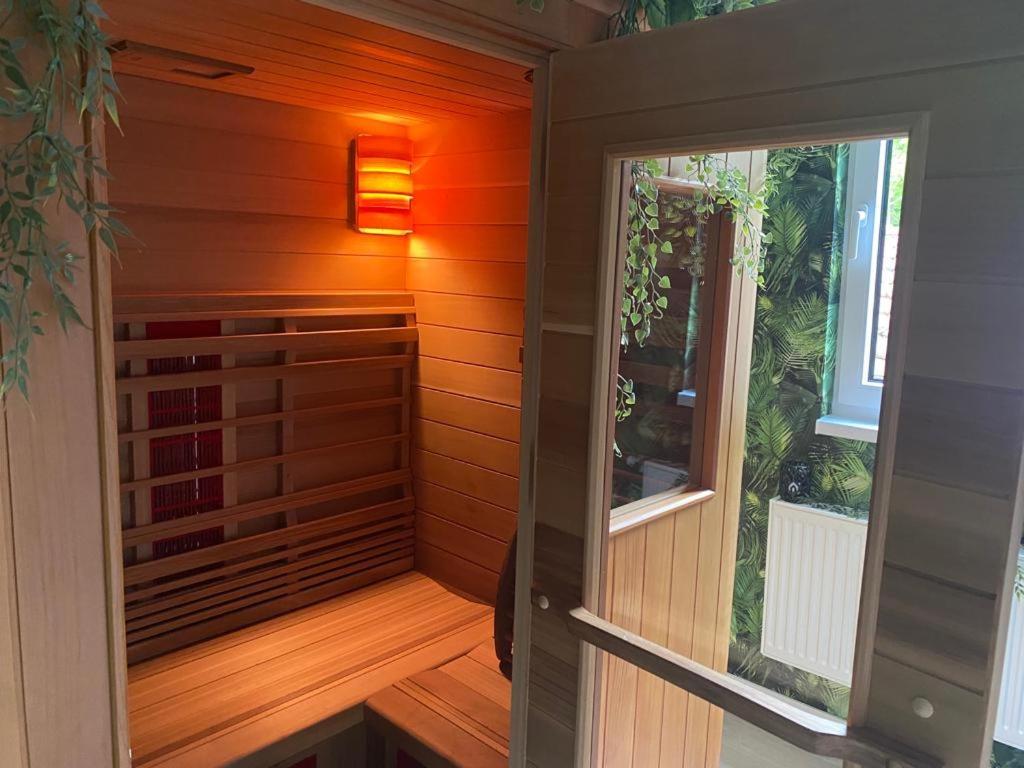 Schoene Ferienwohnung „Zum Glueck Tropical“ Eisenach Buitenkant foto