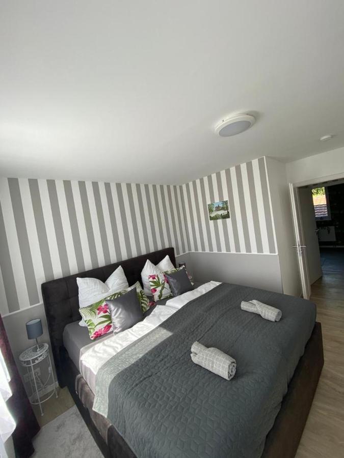 Schoene Ferienwohnung „Zum Glueck Tropical“ Eisenach Buitenkant foto